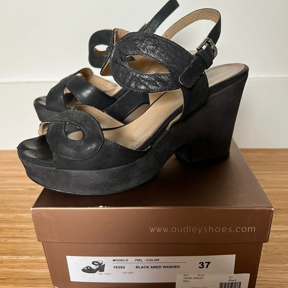 Black Platform Sandals - Women's Strappy Chunky Heel